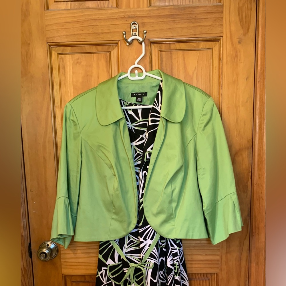 Le Bos GREEN JACKET goes with dress